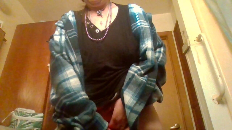 krazykristin: Vibe in Ass to Tight and Big Butt