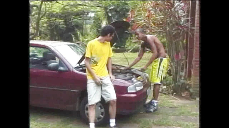 Discret Cruising sex: Tânără sclipitoare negresă futută de pula lui prăjită în croazieră