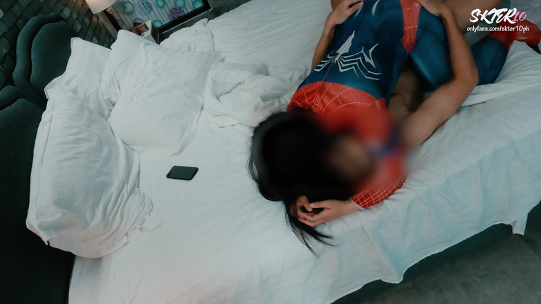 18_honey: 스파이더걸 의상을 입은 아시아 태국 - 물론 그녀를 따먹어