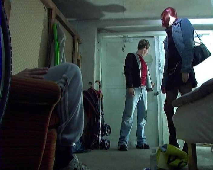 Radical: Sonja merah 19 tahun Finlandia lucu dengan kacamata bercinta dengan 2 pria