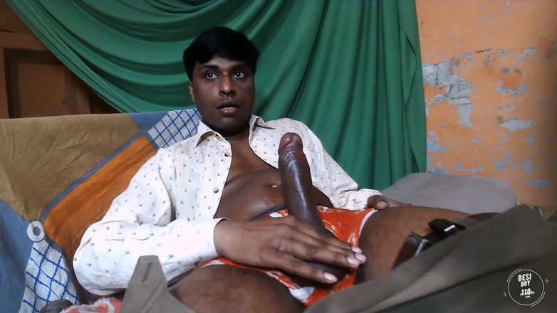 Desiboy110Ankit: Chłopiec sikanie i spust w ustach