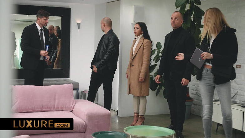Luxure: Просмотр квартиры... и больше, если все пойдет хорошо