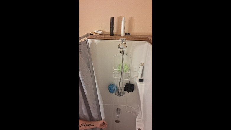 DubeSnackes: Pancuran mandi - dibuat dengan Clipchamp.mp4