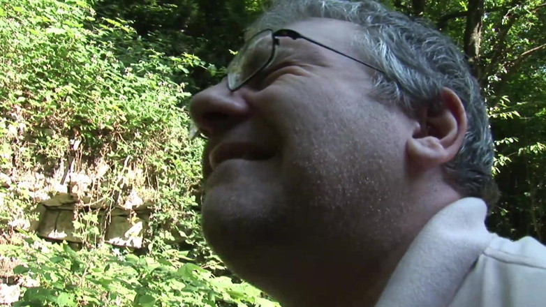 Real Home Made: Une ado se promène dans les bois et se fait...