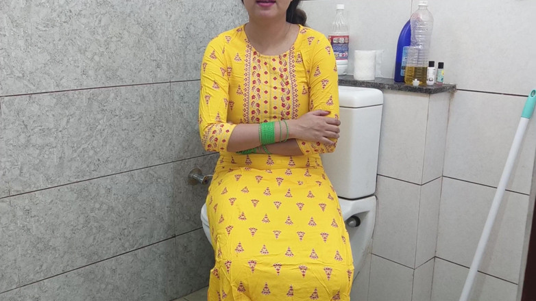 Saarabhabhi6: Indian Hot Step Mother Fucked Step Son Dirty in Washroom...