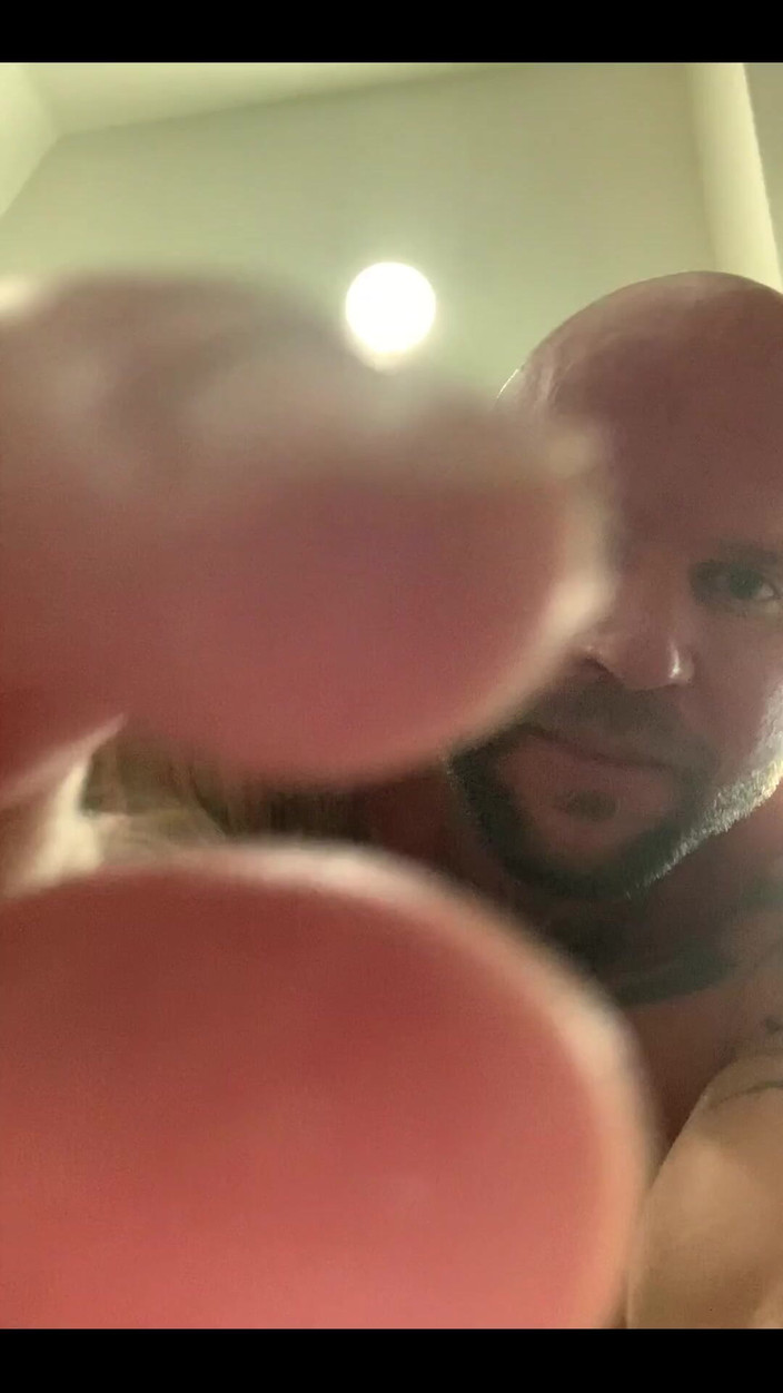 Jasons feet: 就像是一个巨人一样，我想要地利用你