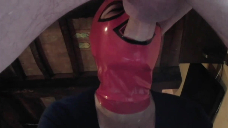 LauraOnHeels: MILF je velmi dobrá v tom, že si vezme velký penis...