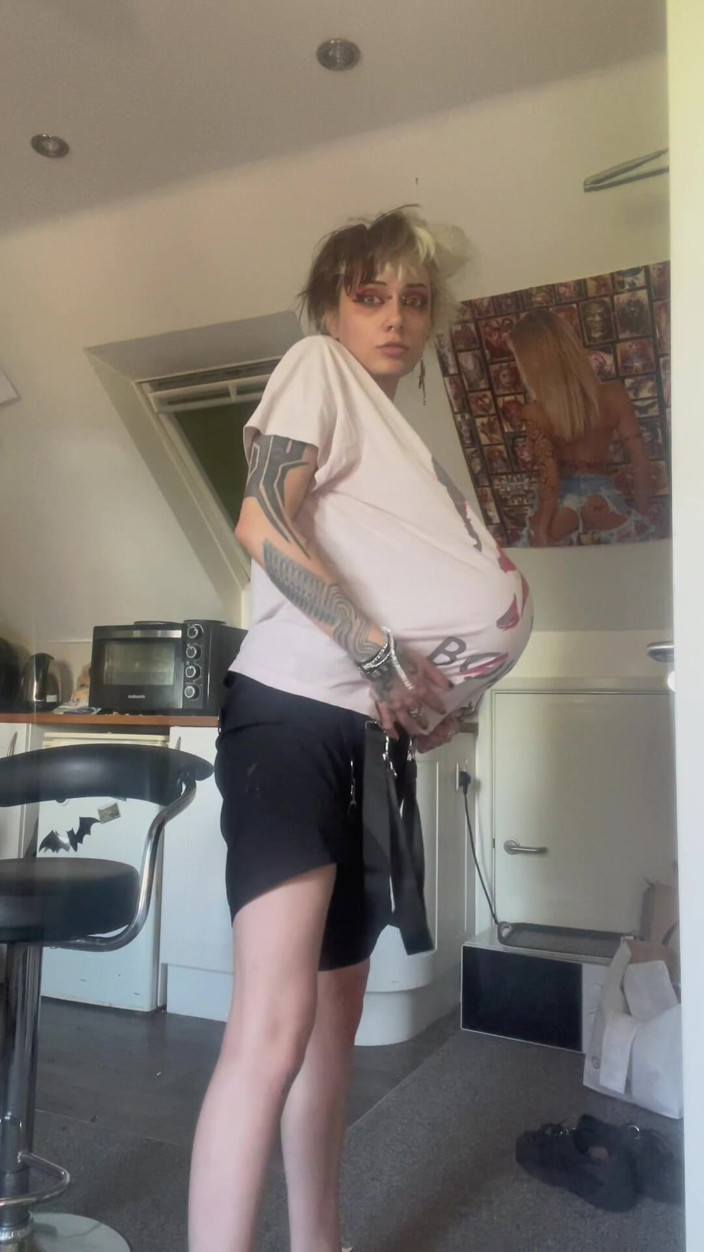 Glitterqueen1999: Skinny Goth Huge Belly Rapid Pregnancy at the Doctors Office