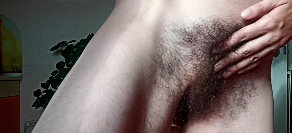 BW_Dolphin: Stor hårig fitta och anus på nära håll