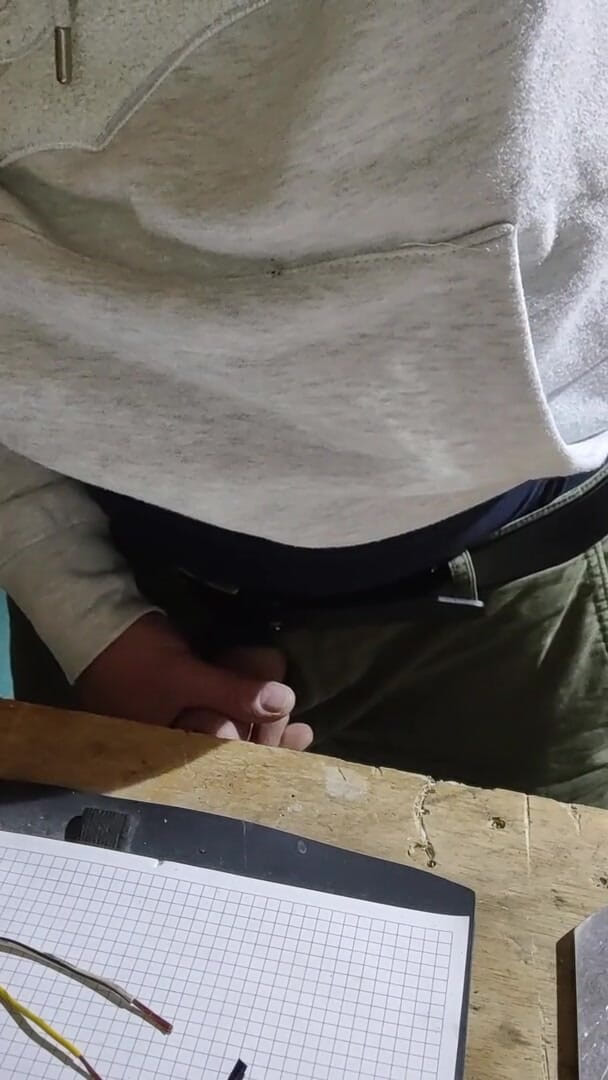 Incredible Dick: Jerking in the workshop until cum