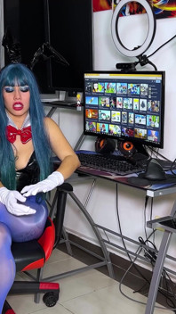 Bulma 在 vegetta 火车时乱搞 goku