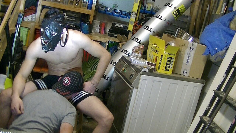 RAW FRENCH PIGS: Sání skutečného straigth chlapce, ale není zadarmo