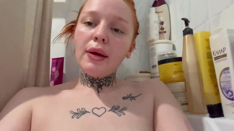 Deylamoons: Playing with My Pussy Underwater 4K. Foot Fetish