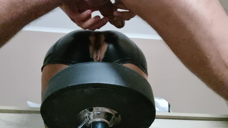 Shiny leather assfuck: Fucked her in tight leather hotpants