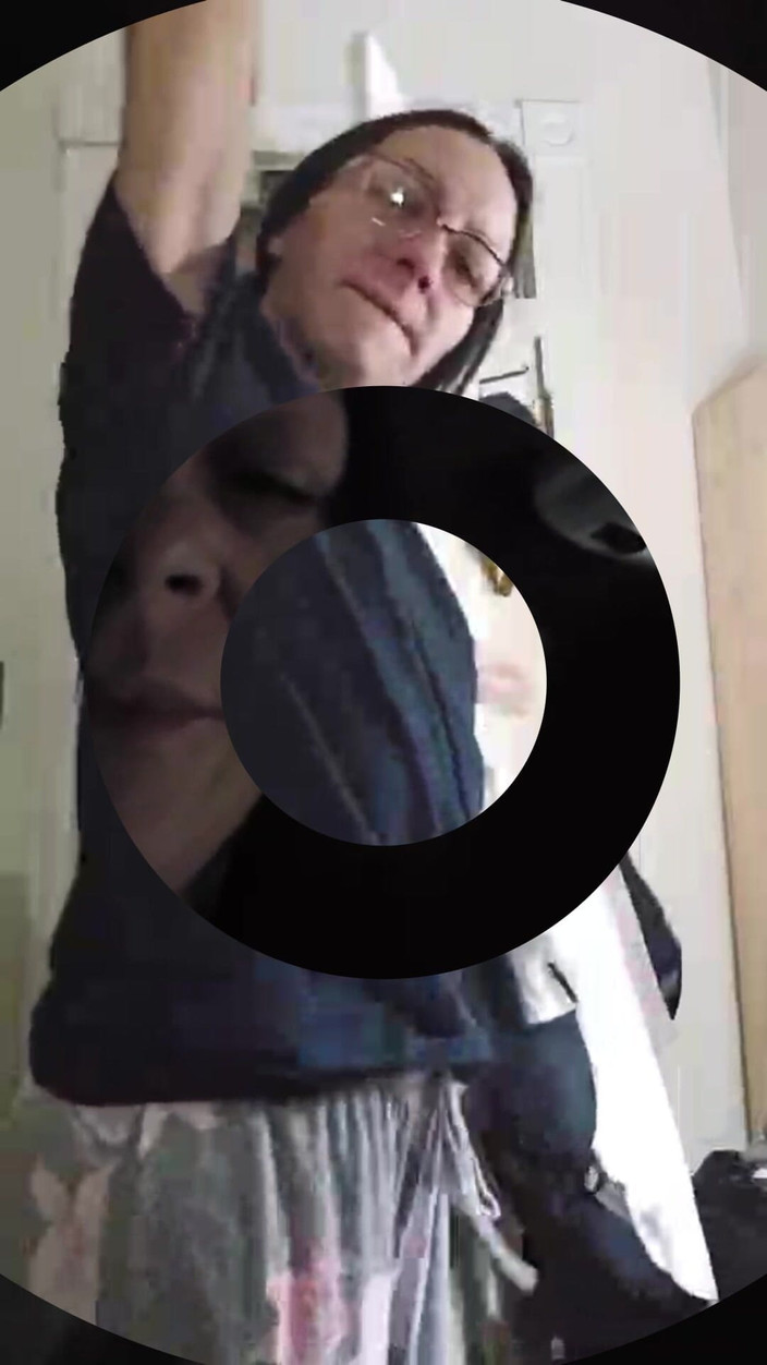 Raven Willow: Compilation de pets puants