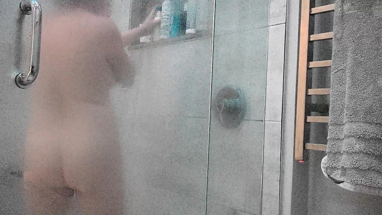 Erin and Andy: Scena pod prysznicem z azjatycką przyrodnią córką Erin Luvin i...