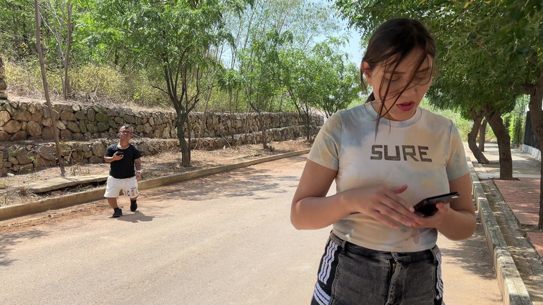 Julianaburning: 거대한 자지 난쟁이가 화난 이웃의 성욕 넘치는 사람과 진짜 수제 섹스를 한다.