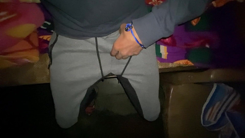 Shonai: Я побачив дівчину на місці, і мій пеніс був ерегований після того, як побачив її велику дупу.