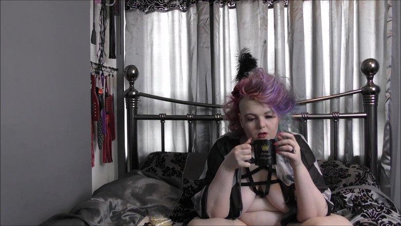 Mxtress Valleycat: Breakfast in Bed