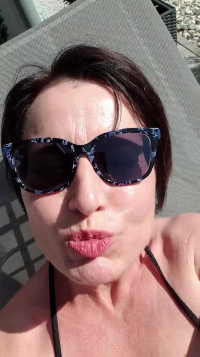 JulieEroticDress: Multi Squirt Oitdoor Next to My Neigbours