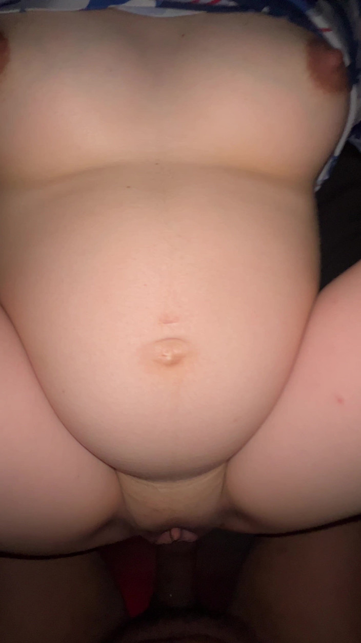 LuluLemons000: Nog steeds zwanger en nog steeds een grote zwarte pik...