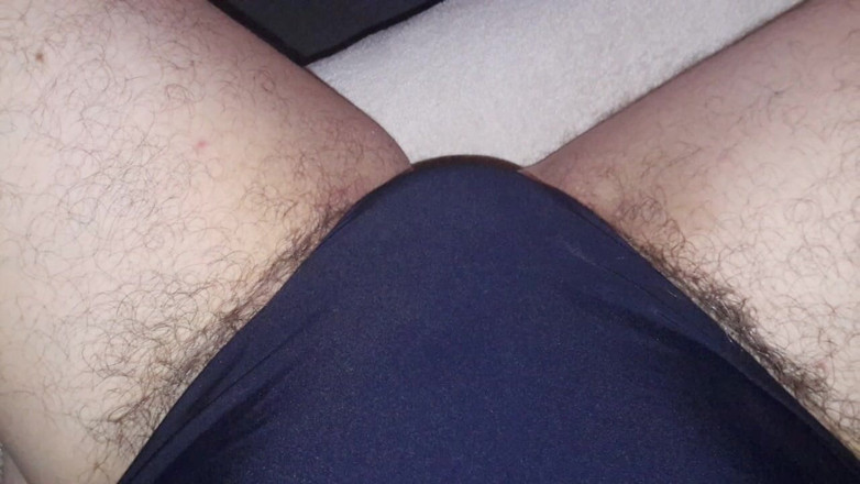 Smalldick233: Ciężko w stroju kąpielowym