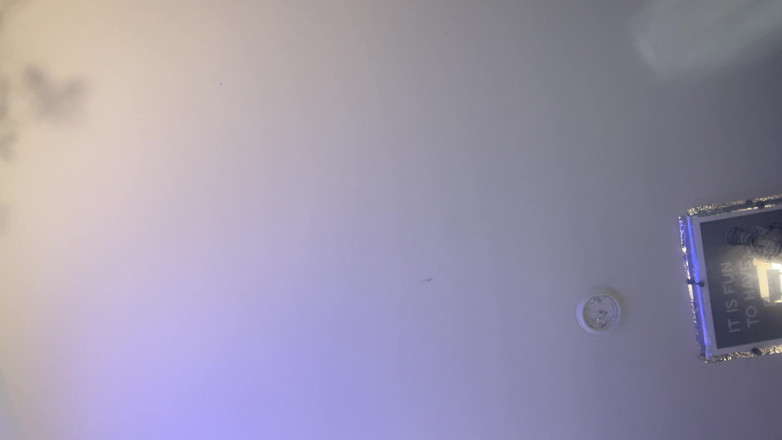 Savage confidence: Лежа на кровати с камерой, между моих ног увидеть меня бюст