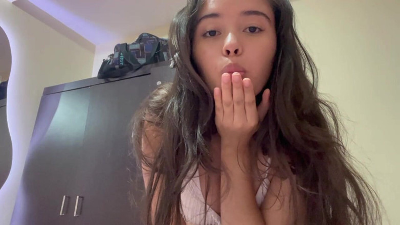 GymBabeXXX: Your Neighbor Does a Striptease on Video