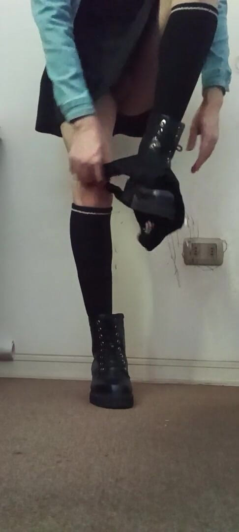 Ciro: Do you like my outfit?