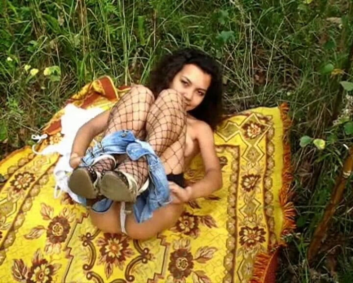 Horny Fuck Bitches: Look at My Wet Hole