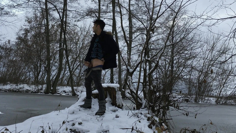 Idmir Sugary: Winter coli di snowy land dua kali