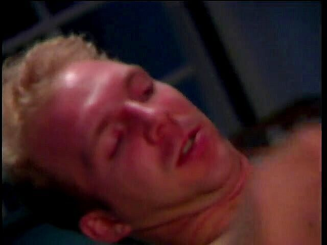 Redhead Beauties: Nena caliente chupando y montando polla