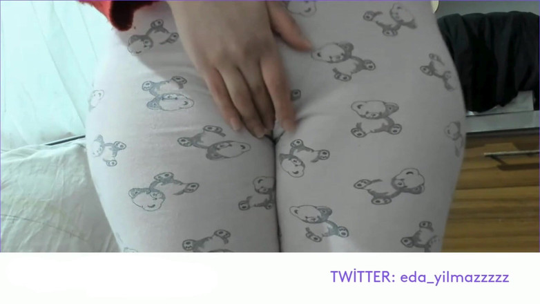 turk_milf_porno: Masturboval jsem v pyžamu turecké milf porno velký zadek zezadu...