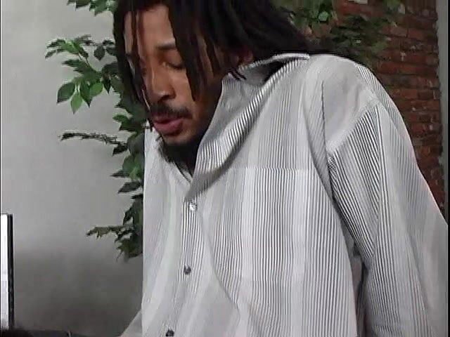 Cryptostudios: Грудастая юная брюнетка соблазняет своего босса и скачет на его большом черном члене