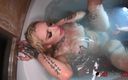 Alt Erotic: Bunăciune tatuată țâțoasă Misha Montana îi place dur