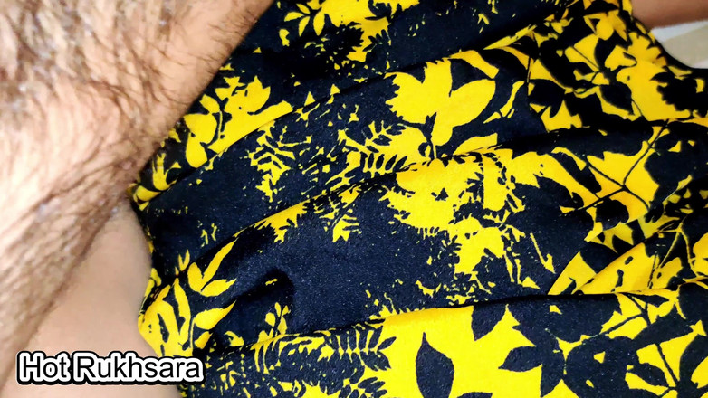 hot_rukhsara: 彼氏と出かけていて、結局彼の9インチの大きなチンポと関係を持ったことになりました