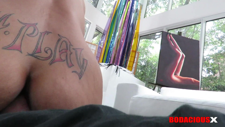 BodaciousX: 裸体正面骑脸