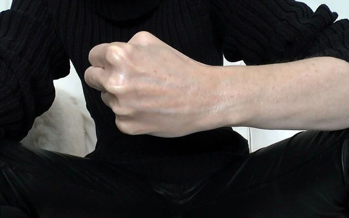 Lady Victoria Valente: Creamed Hands Close-ups