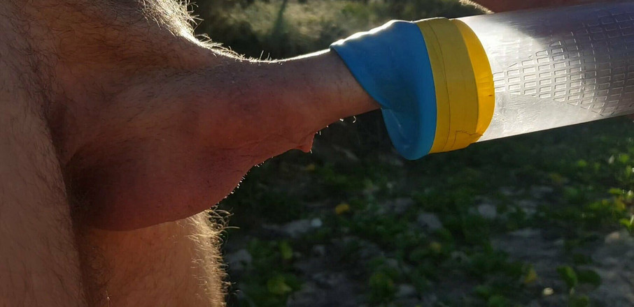 Madaussiehere: स्थानीय समुद्र तट पर लंड पंप करना