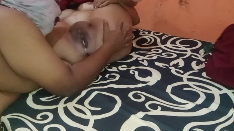 Babang endut: Indonesia menjilat pepek ibu tiri