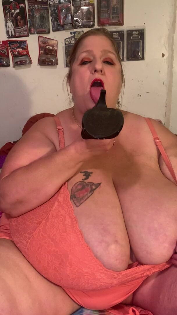 Jade Gem Productions: High heels are so sexy on the tongue of this...