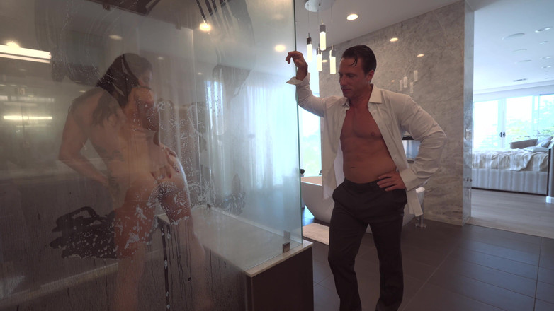 Dom Cruise: Middag eller i henne