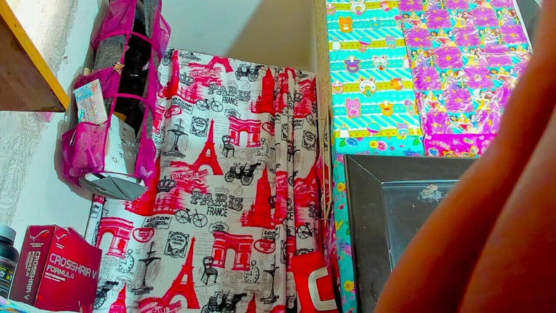 Barbychocolat: Du ziehst meine shorts nach unten und kannst meine nackte...