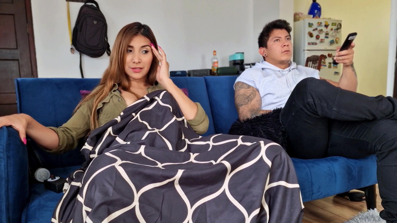 Richie Summer: Horny MILF hides her sex machine under the covers! And...