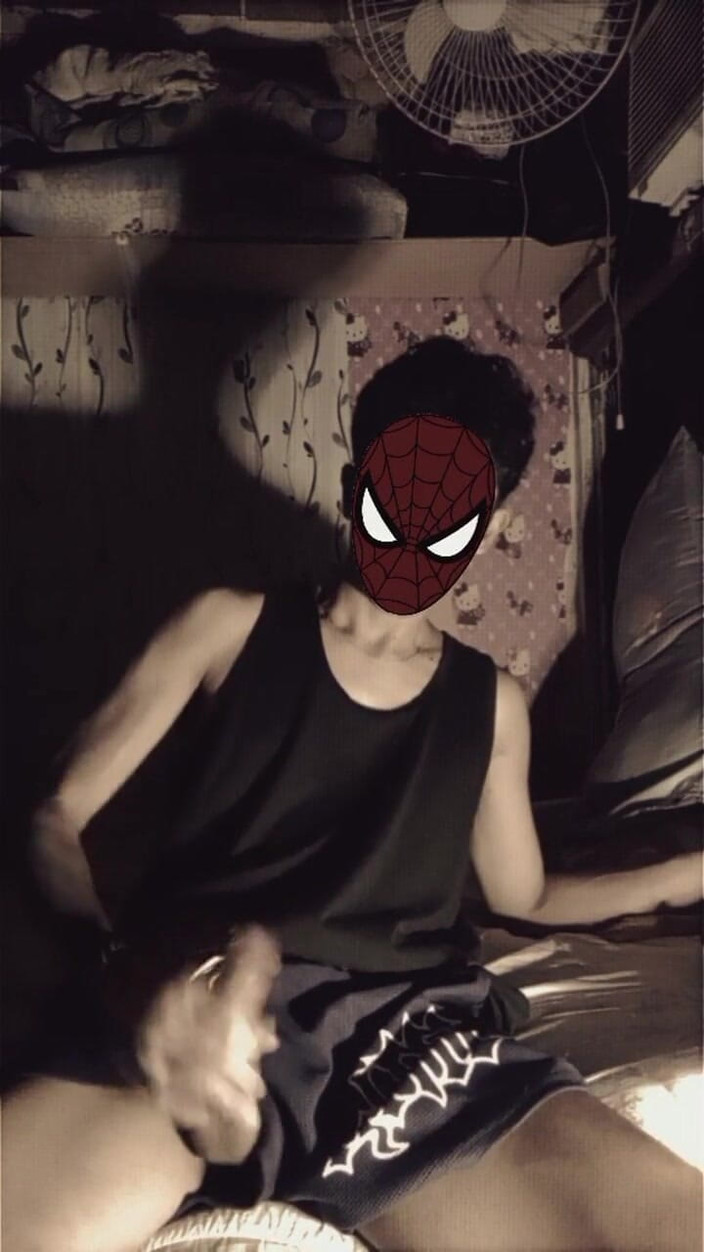 Sunflower Baby 69: Masturbation seule dans la chambre