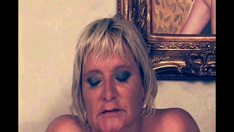 My Dirty Family: Vieja gorda con coño peludo follada por un joven con...