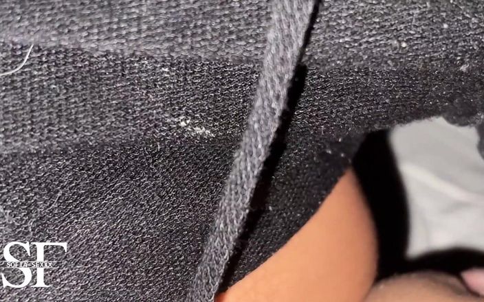 sofiasexxx: 哦上帝，在半夜看色情片时自慰的感觉真好