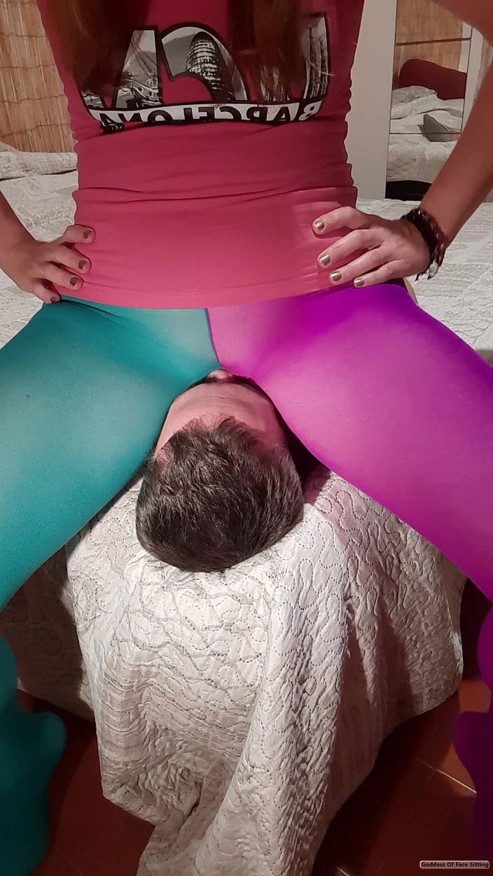 goddess82: Pochowany pod moją cipką w rajstopach!