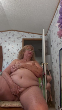 Masturbation, Wetness, and Moans for Granny