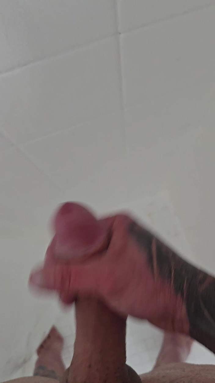 Hot bori: 샤워하면서 자위하기